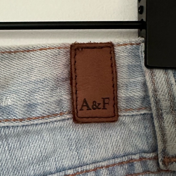 A&F Emma Low Rise Jeans - Picture 9 of 14